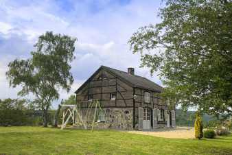 Gte de caractre avec jardin  louer en Ardenne pour 6 personnes