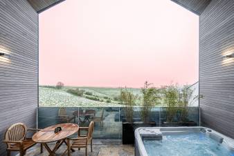 Rsidence de luxe pour couple  Fauvillers avec sauna, jacuzzi, jardin priv et terrasse.