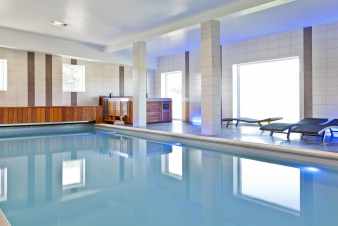 Villa de luxe accs PMR avec piscine pour 48 pers.  louer  Rochefort
