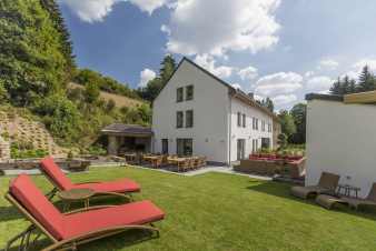 Magnifique maison de vacances pour 28 personnes  St-Vith au cur de l'Ardennes