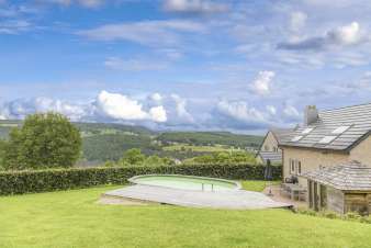 Maison de vacances pour 6 personnes avec piscine et jardin, idalement situe sur les hauteurs de Trois-Ponts.