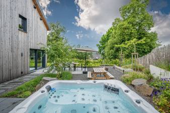 Maison de vacances pour 17 avec jacuzzi et sauna  Amel, Hautes Fagnes