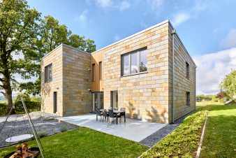 Maison de vacances pour 10 personnes  Amel, chambres spacieuses, sauna, salle de jeux, jardins privs, proche de la nature et des sentiers de randonne