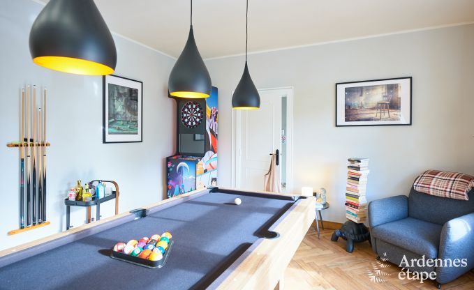 Villa de luxe avec piscine et court de tennis pour 14 personnes  Anhe, situe dans la valle de la Moligne