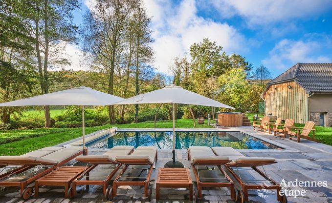 Villa de luxe avec piscine et court de tennis pour 14 personnes  Anhe, situe dans la valle de la Moligne