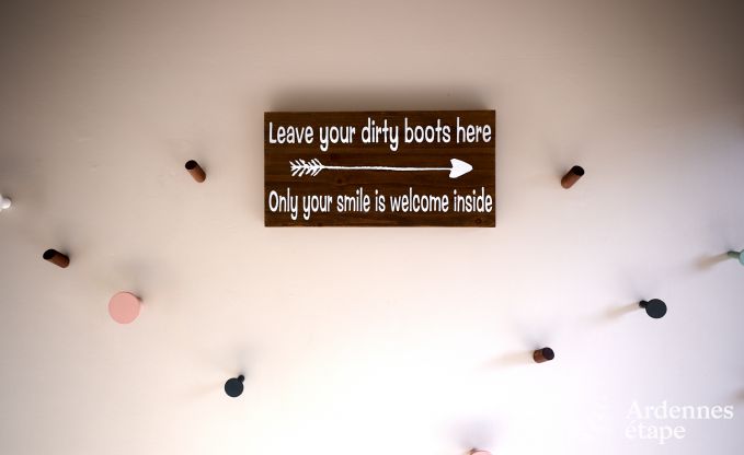 Villa de luxe avec piscine et court de tennis pour 14 personnes  Anhe, situe dans la valle de la Moligne