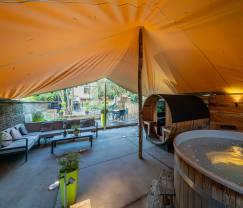 Appartement pour 4 personnes à Barvaux : hébergement moderne avec sauna, jardin et lit bébé