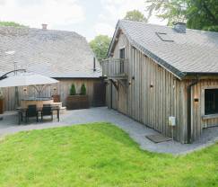 Chalet de vacances confortable à Bastogne avec jardin et sauna
