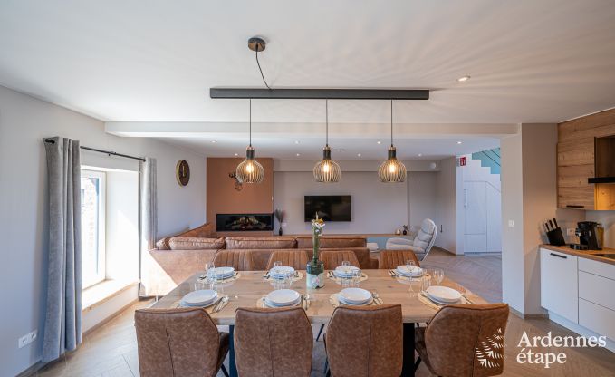 Charmante maison de vacances  Bastogne : sjour confortable pour 8 personnes avec jardin priv et station de recharge