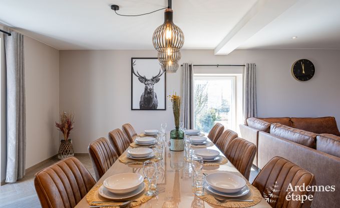 Charmante maison de vacances  Bastogne : sjour confortable pour 8 personnes avec jardin priv et station de recharge
