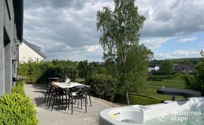 Charmante petite ferme pour 6 personnes  Bastogne avec jacuzzi intrieur et extrieur