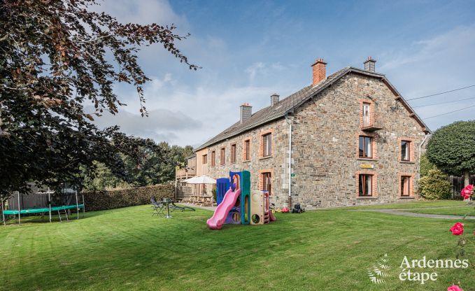 Grande maison de vacances à Bastogne pour 14 personnes avec bien-être et espace détente