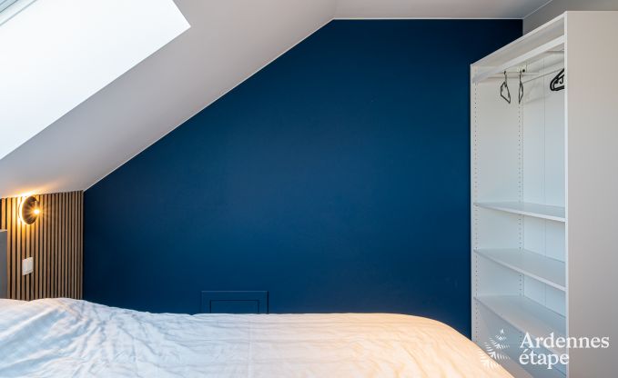 Charmante maison de vacances  Bastogne : sjour confortable pour 8 personnes avec jardin priv et station de recharge