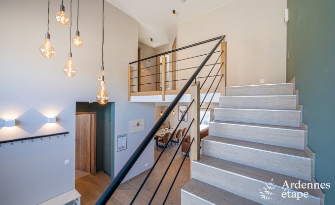 Charmante maison de vacances  Bastogne : sjour confortable pour 8 personnes avec jardin priv et station de recharge