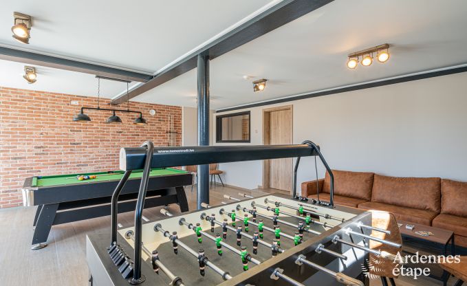 Maison de vacances � Bastogne : logement spacieux pour 14 personnes avec 6 chambres et salle de jeux
