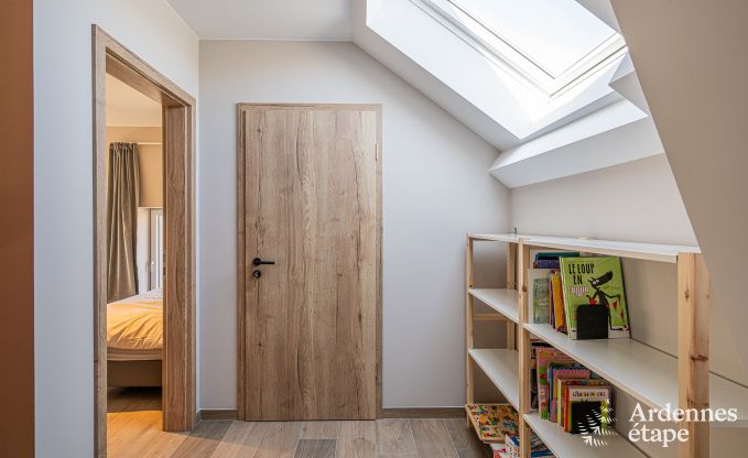 Maison de vacances � Bastogne : logement spacieux pour 14 personnes avec 6 chambres et salle de jeux