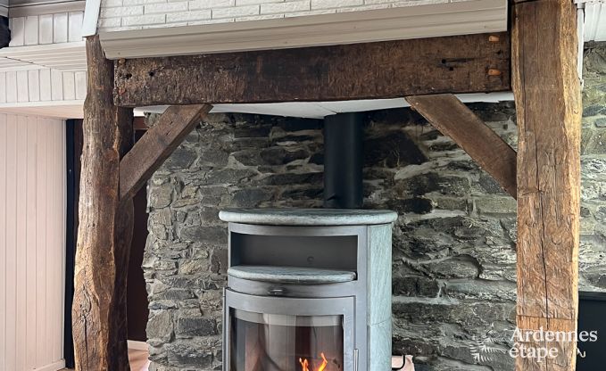 Charmante petite ferme pour 6 personnes  Bastogne avec jacuzzi intrieur et extrieur