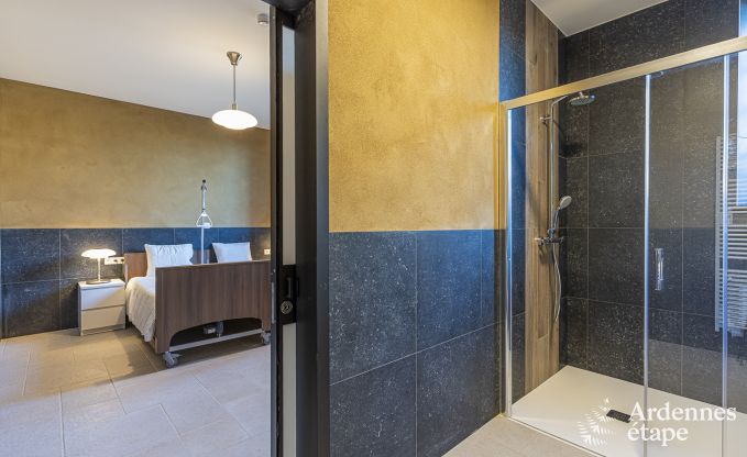 Ch�teau � Beauraing pour 38 personnes en Ardenne