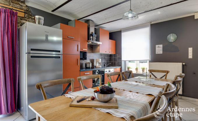 Agréable et confortable maison de vacances pour 10 personnes à Bertrix