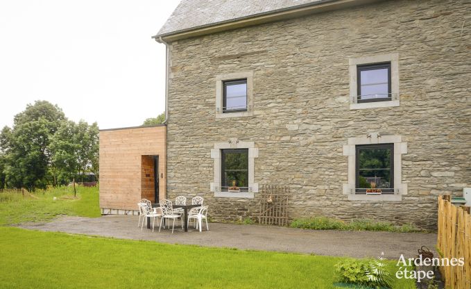 Maison de vacances  Bertrix : 10 personnes, 5 chambres, jardin priv, prs du Parc National de la Valle de la Semois en Ardenne