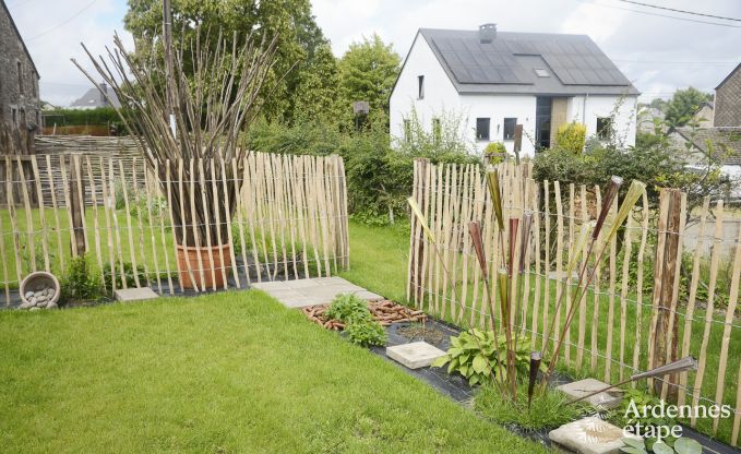 Maison de vacances  Bertrix : 10 personnes, 5 chambres, jardin priv, prs du Parc National de la Valle de la Semois en Ardenne