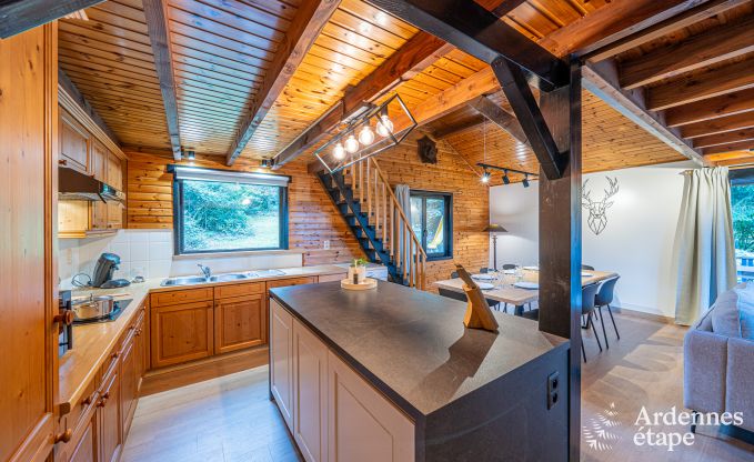 Chalet authentique pour 8 personnes  Bivre avec 4 chambres, poele  pellets, bain nordique, jardin priv et local  vlos