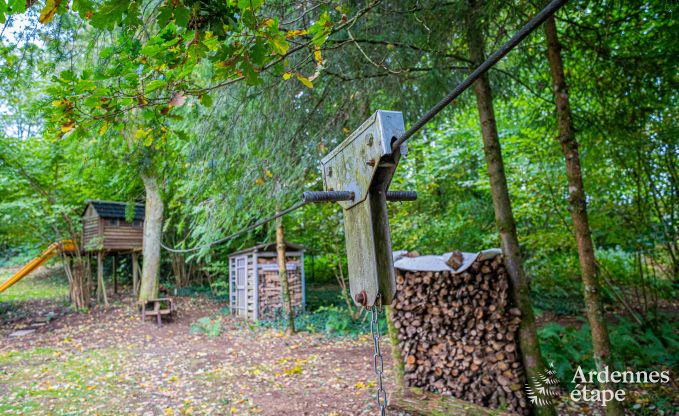 Chalet authentique pour 8 personnes  Bivre avec 4 chambres, poele  pellets, bain nordique, jardin priv et local  vlos