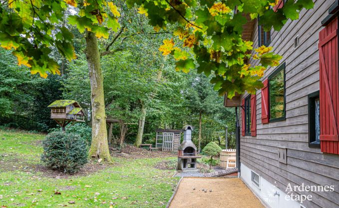 Chalet authentique pour 8 personnes  Bivre avec 4 chambres, poele  pellets, bain nordique, jardin priv et local  vlos