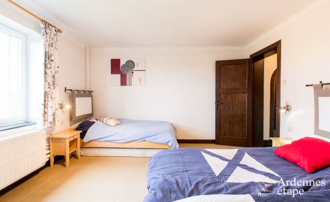 Chaleureuse et spacieuse maison de vacances pour 14 personnes à Bilstain