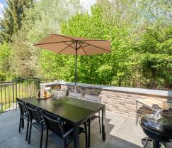 Maison de vacances à Bièvre pur 7 personnes avec 4 chambres, espace jeux enfants, jardin privé et confort moderne