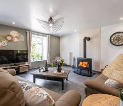 Maison de vacances à Bièvre pur 7 personnes avec 4 chambres, espace jeux enfants, jardin privé et confort moderne