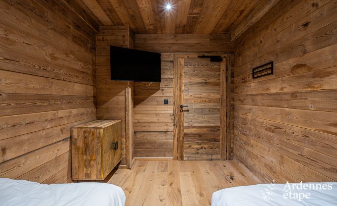 Chalet de luxe � Brognon pour 20 personnes avec piscine ext�rieure chauff�e, jacuzzi ext�rieur et sauna au bord du lac