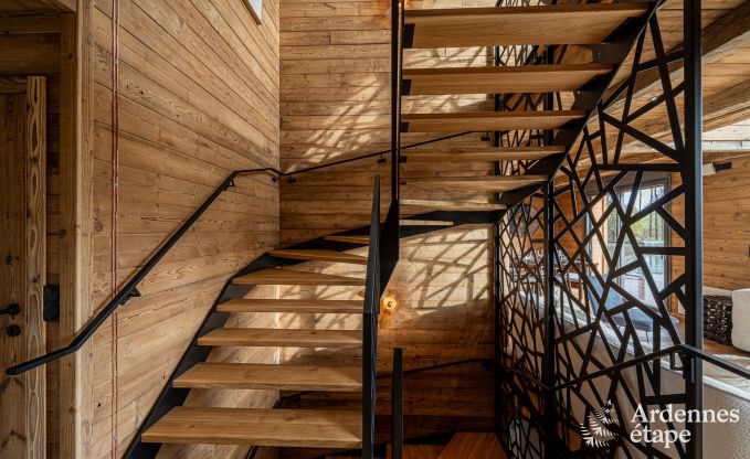 Chalet de luxe � Brognon pour 20 personnes avec piscine ext�rieure chauff�e, jacuzzi ext�rieur et sauna au bord du lac