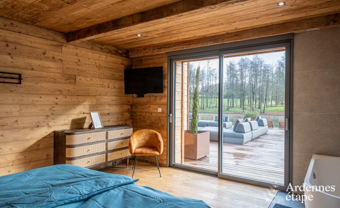 Chalet de luxe � Brognon pour 20 personnes avec piscine ext�rieure chauff�e, jacuzzi ext�rieur et sauna au bord du lac