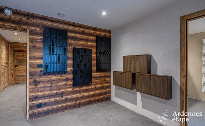 Chalet de luxe � Brognon pour 20 personnes avec piscine ext�rieure chauff�e, jacuzzi ext�rieur et sauna au bord du lac