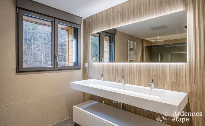 Chalet de luxe � Brognon pour 20 personnes avec piscine ext�rieure chauff�e, jacuzzi ext�rieur et sauna au bord du lac