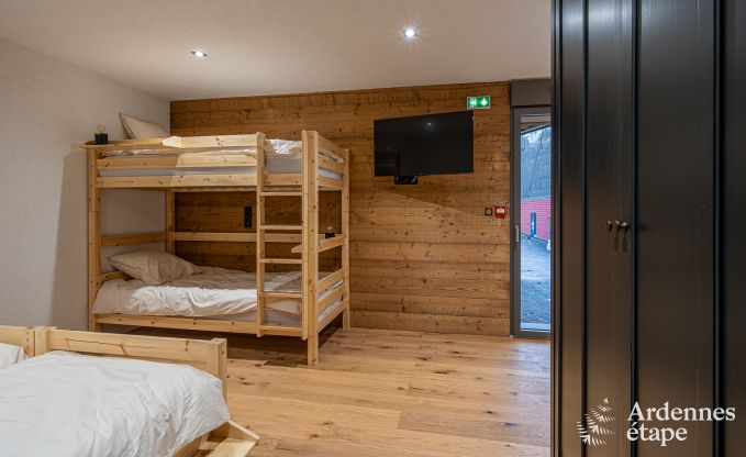 Chalet de luxe � Brognon pour 20 personnes avec piscine ext�rieure chauff�e, jacuzzi ext�rieur et sauna au bord du lac