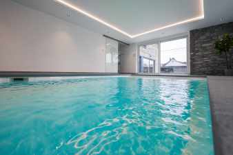 Gte de luxe en Ardenne avec piscine et salle de jeux - 14 p