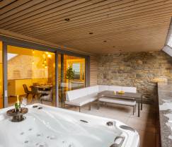 Séjour d'exception en villa de luxe à Butgenbach : 18 personnes, piscine intérieure, sauna, au cœur de l'Ardenne