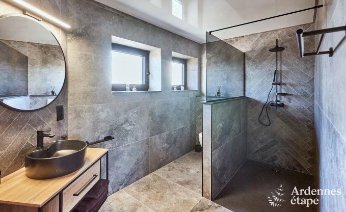 Maison de vacances de luxe � Butgenbach : ch�teau d'eau avec sauna, jacuzzi et vue panoramique pour 6 personnes