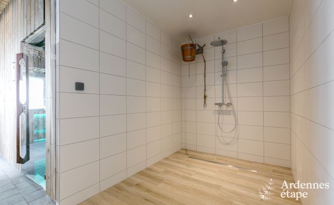 Grande maison de vacances � Butgenbach pour 12 personnes avec 5 chambres et sauna