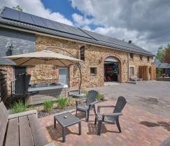 Grande fermette à Büllingen pour 13 personnes avec piscine intérieure, sauna et jacuzzi