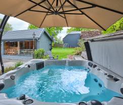 Grande fermette à Büllingen pour 13 personnes avec piscine intérieure, sauna et jacuzzi