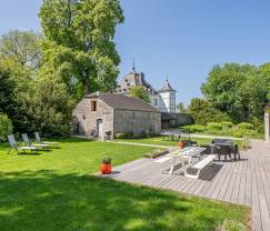 Maison de vacances à Cerfontaine pour 12/14 personnes en Ardenne avec terrain de tennis