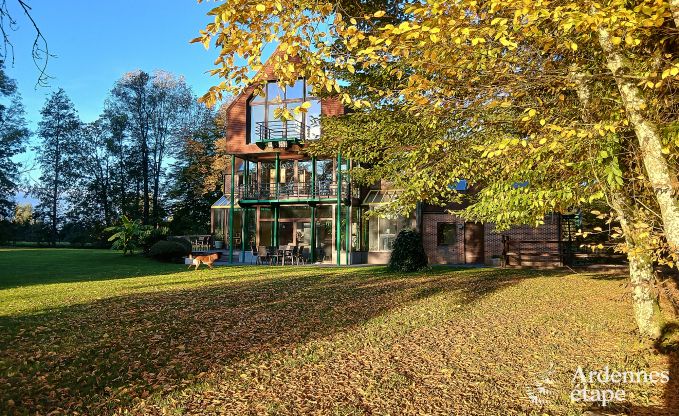 Grande maison de vacances � Charleville pour 15 personnes avec 7 chambres, sauna, poele � pellets et terrasse priv�e au bord de l'eau