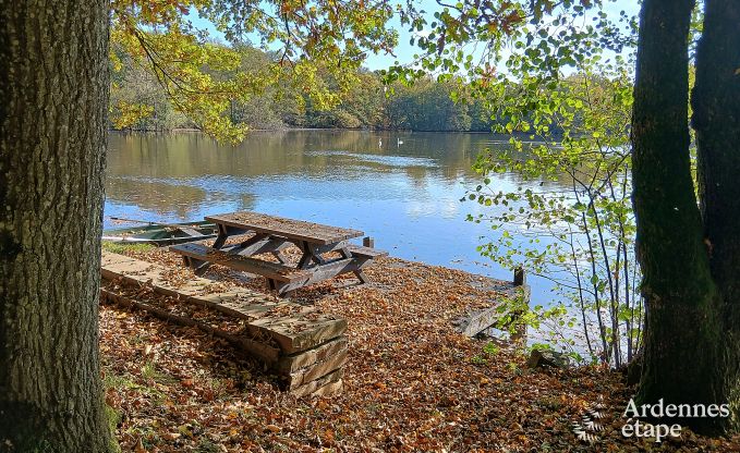 Grande maison de vacances � Charleville pour 15 personnes avec 7 chambres, sauna, poele � pellets et terrasse priv�e au bord de l'eau