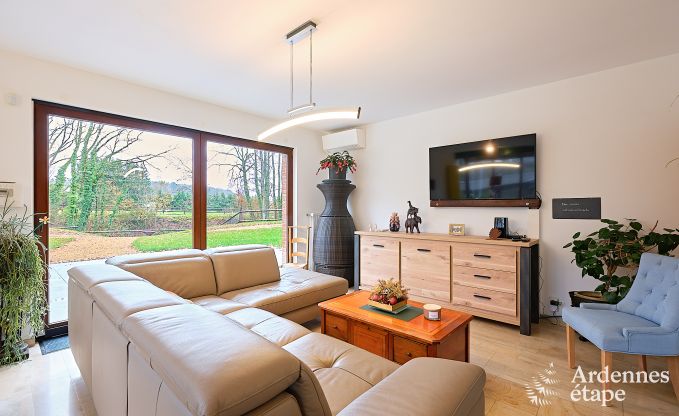 Grande maison de vacances � Charleville pour 15 personnes avec 7 chambres, sauna, poele � pellets et terrasse priv�e au bord de l'eau