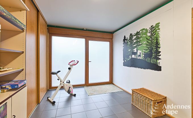 Grande maison de vacances � Charleville pour 15 personnes avec 7 chambres, sauna, poele � pellets et terrasse priv�e au bord de l'eau