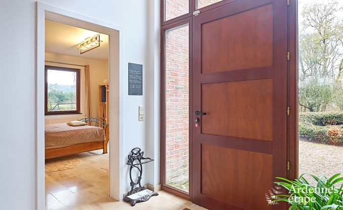 Grande maison de vacances � Charleville pour 15 personnes avec 7 chambres, sauna, poele � pellets et terrasse priv�e au bord de l'eau