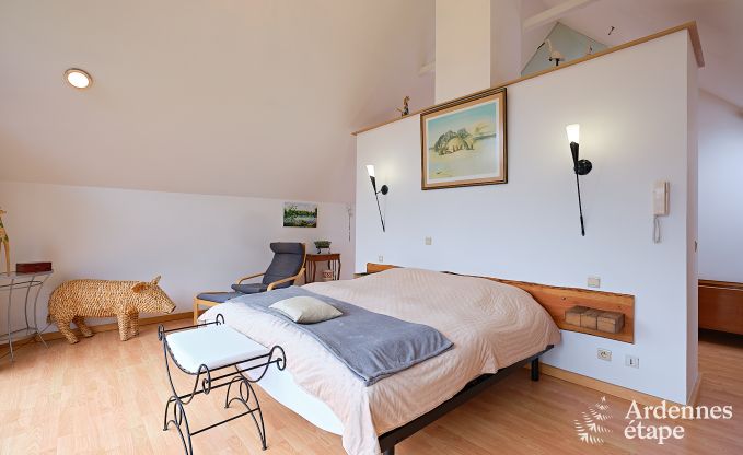 Grande maison de vacances � Charleville pour 15 personnes avec 7 chambres, sauna, poele � pellets et terrasse priv�e au bord de l'eau